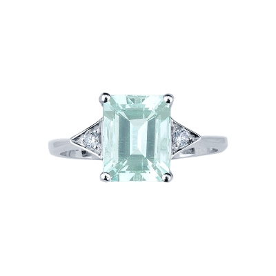 18k white gold ring with aquamarine and diamonds