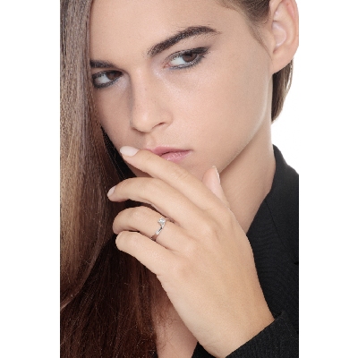 Solitario griffe a 4 punte in oro bianco 18k con Diamante ct. 0,35