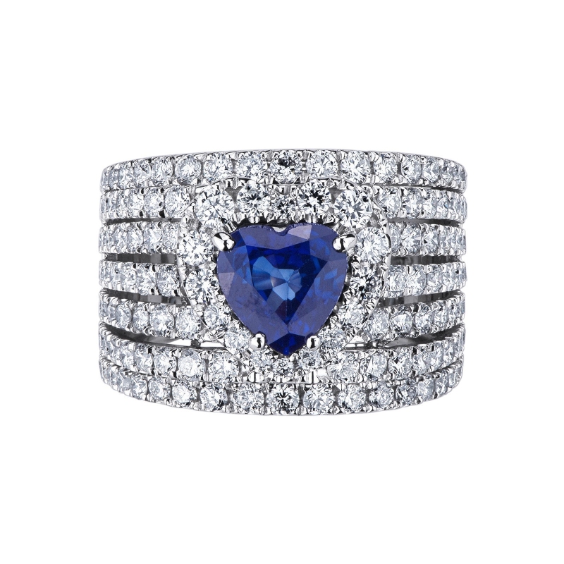 White gold 18k ring with a blue sapphire heart cut and diamonds 