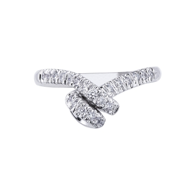 White gold 18k ring with a knot of diamonds 