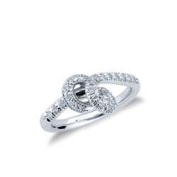 18k white gold ring with a diamond knot 