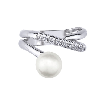 White gold 18k ring with diamonds and a natural pearl