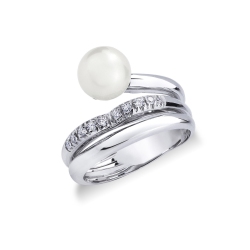 White gold 18k ring with pearl of about 8 mm and diamonds 