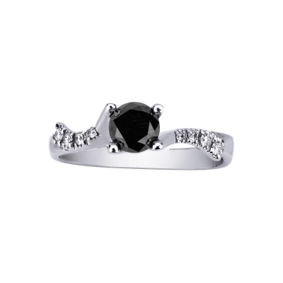18k white gold ring with a central black diamond 