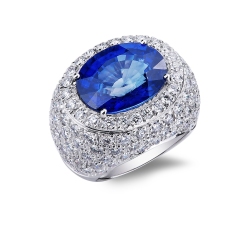 18k white gold band ring with central blue sapphire and diamonds pavé 