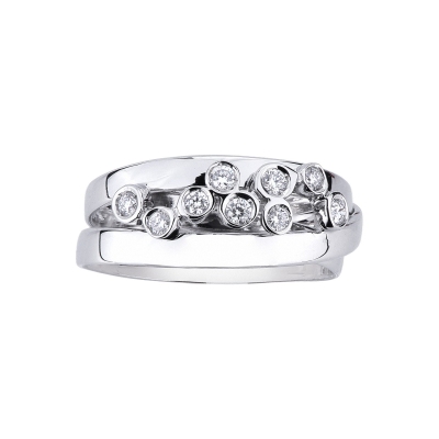 18k white gold ring with diamonds 