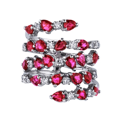 18k white gold with rubies pear cut and diamonds 