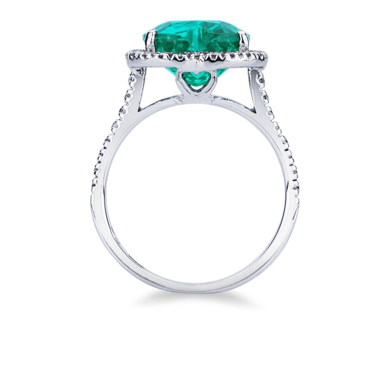 White gold 18k ring with emerald and diamonds 
