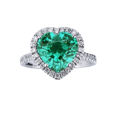 White gold 18k ring with emerald and diamonds 