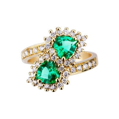 Yellow gold 18k curved shank with diamonds and emeralds 