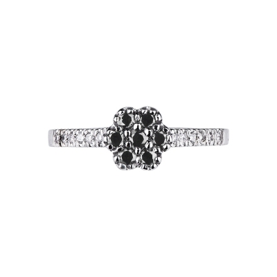 White gold 18k flower ring with black and white diamonds 