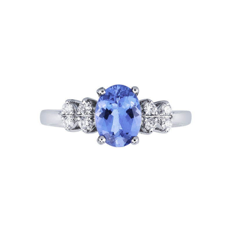 White gold 18k ring with diamonds and oval tanzanite