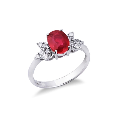 18k white gold with a central ruby and six diamonds on each side 