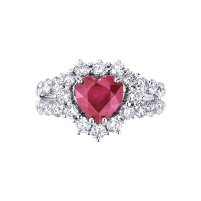 Halo ring 18k white gold with a ruby heart cut and diamonds brilliant cut 