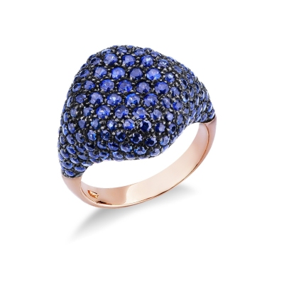 Rosé gold 18k pinky ring with blue sapphires pavé