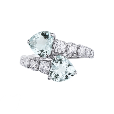 18k white gold ring with diamonds and 2 aquamarines 