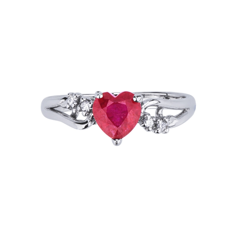 White gold ring 18k with diamonds and a heart cut ruby