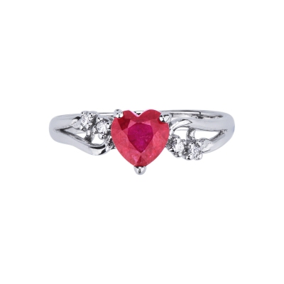 White gold ring 18k with diamonds and a heart cut ruby