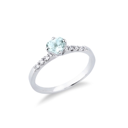 Anello con acquamarina cuore e diamanti in oro bianco 