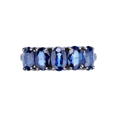 White gold 18k ring with diamonds and five blue sapphire