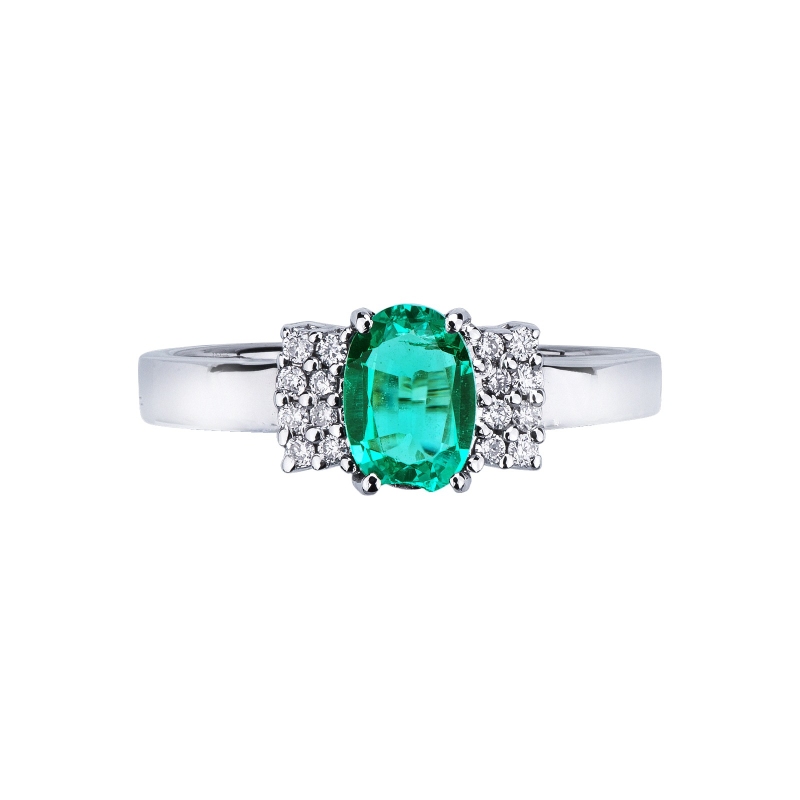 White gold 18k ring with diamonds and emerald