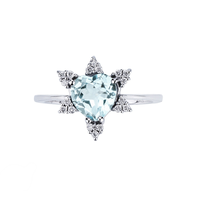 White gold 18k halo ring with aquamarine heart cut and six diamonds' petals