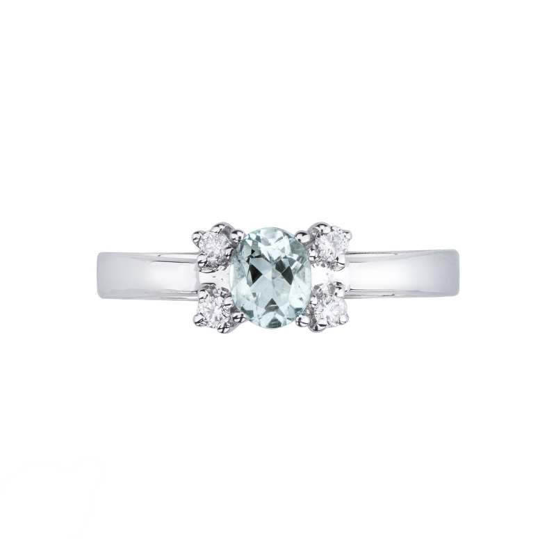 18k white gold ring with oval aquamarine and diamonds 