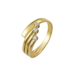 Yellow gold 18k band ring with three diamonds 