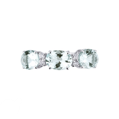 Anello con acquemarine ovali e diamanti trilogy in oro bianco
