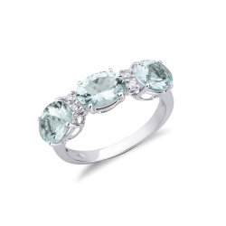 Anello con acquemarine ovali e diamanti trilogy in oro bianco