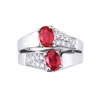 White gold 18k band ring with two central rubies and diamonds 