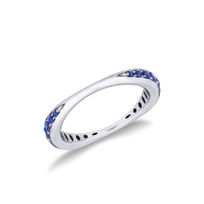 White gold 18k ring with blue sapphires 