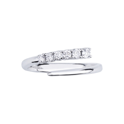 18k white gold curved shank ring with diamonds 