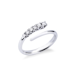 18k white gold curved shank ring with diamonds 