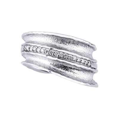 Woman white gold 18k band ring with diamonds 