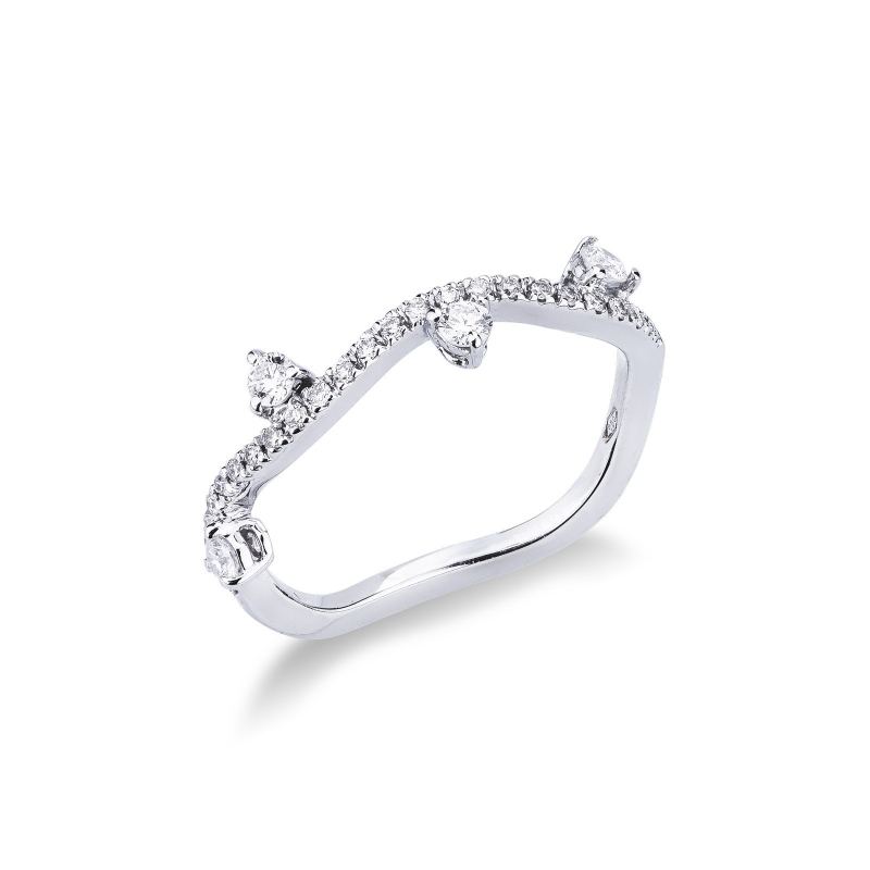 Corrugated ring with diamonds in white gold 18k