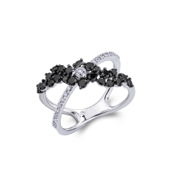 Criss cross ring in white gold 18k with black and white diamonds 