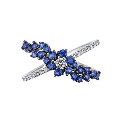 Criss cross ring in white gold 18k with blue sapphires and diamonds 