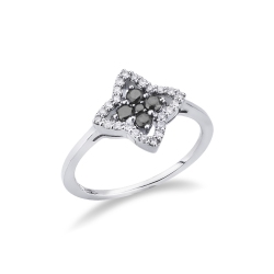 18k white gold ring with black and white diamonds 