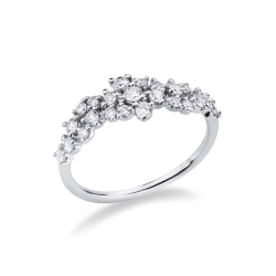 Woman diamonds ring in white gold 18k