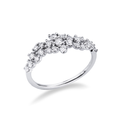 Woman diamonds ring in white gold 18k