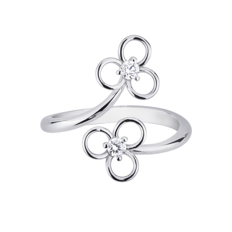 White gold 18k ring with two flowers and diamonds 