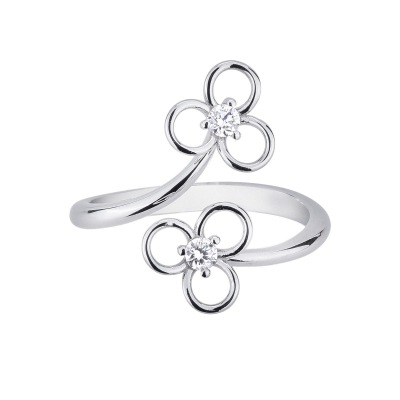 White gold 18k ring with two flowers and diamonds 