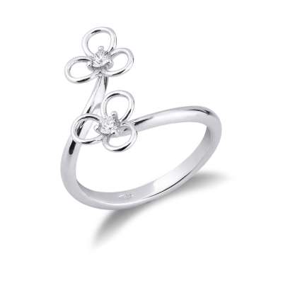 White gold 18k ring with two flowers and diamonds 