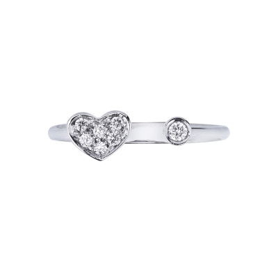 18k white gold ring with diamonds heart