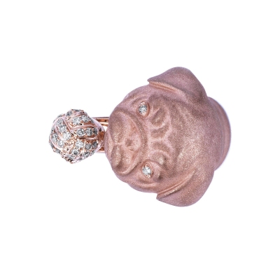 Rosé gold 18k with pug and diamonds 