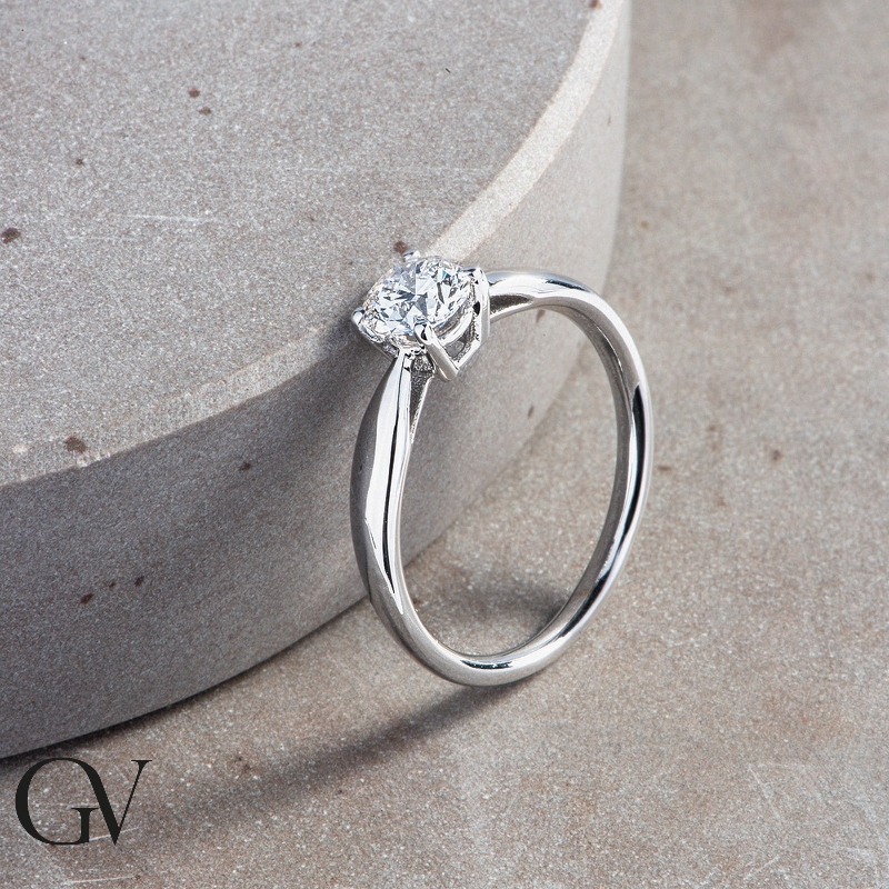 Solitario a 4 punte in oro bianco 18k con Diamante 0,70 ct