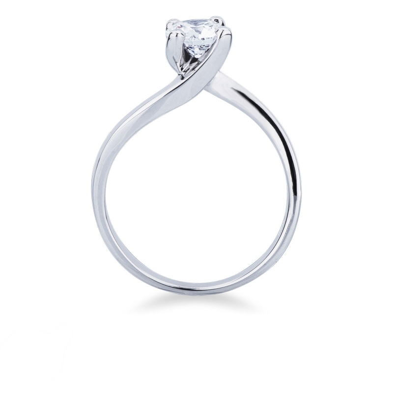 Solitario griffe a 4 punte in oro bianco 18k con Diamante 0,70 ct.