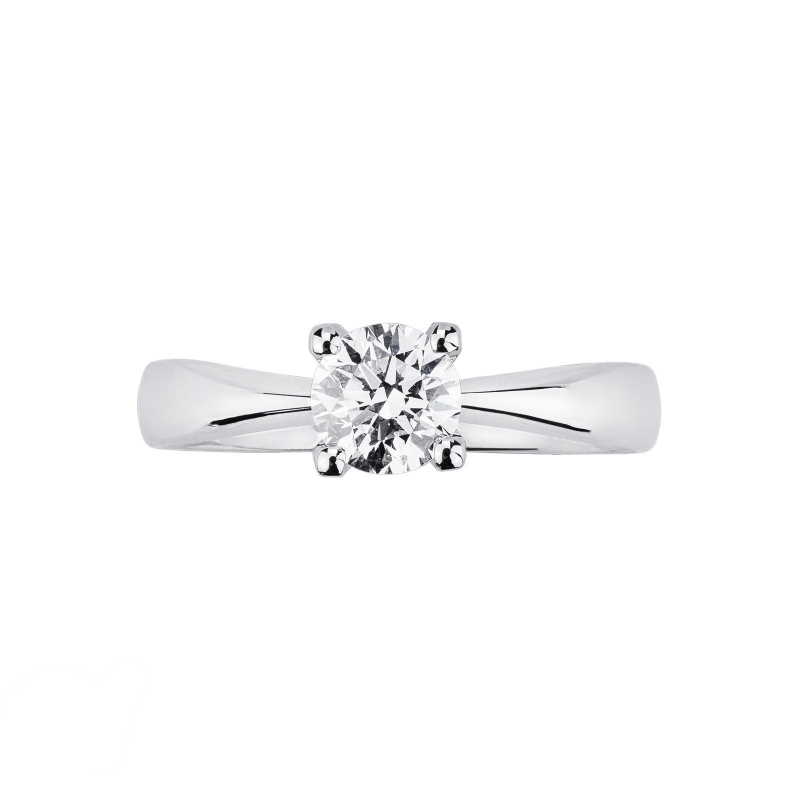 White gold 18k 4 claw solitaire with a 0,70 diamond
