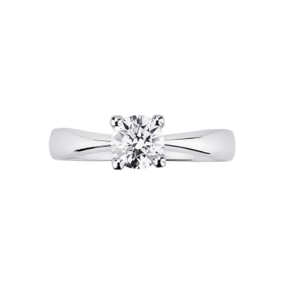 White gold 18k 4 claw solitaire with a 0,70 diamond